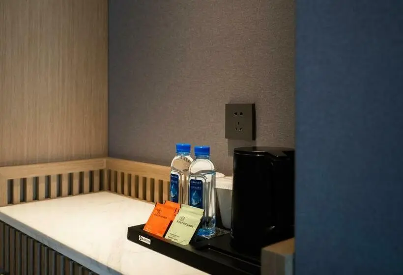 キングサイズベッドのスタンダードルーム, Ramada Guilin Yangshuo Resort