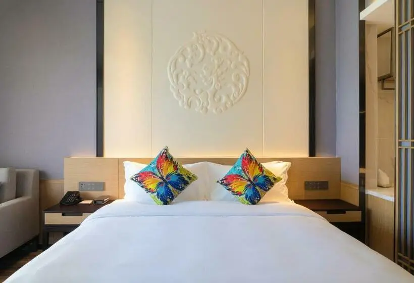 キングサイズベッドのスタンダードルーム, Ramada Guilin Yangshuo Resort