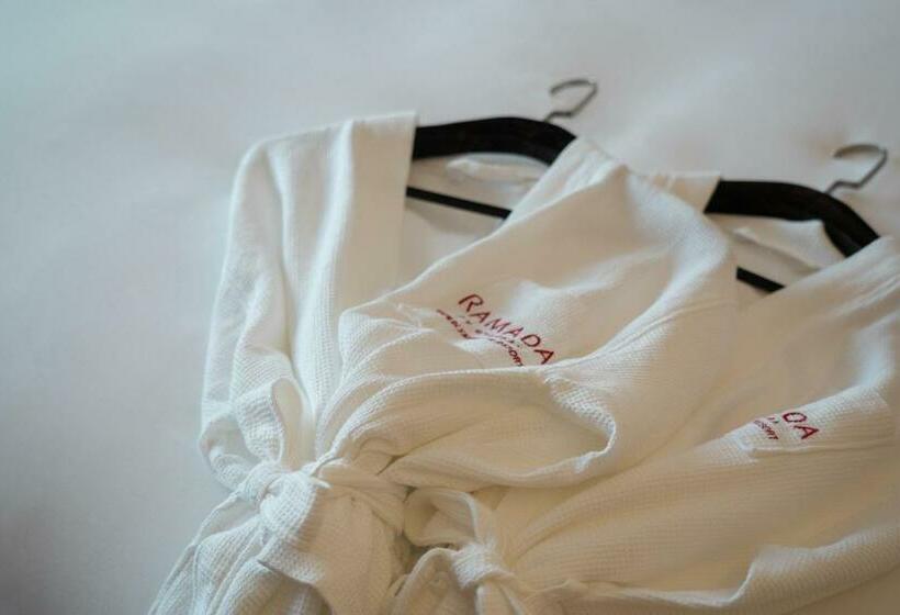 스탠다드 발코니 룸, Ramada Guilin Yangshuo Resort