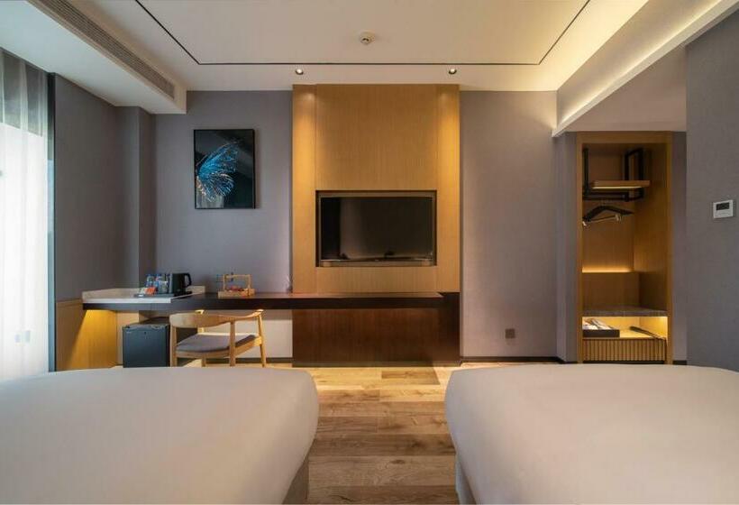 스탠다드 발코니 룸, Ramada Guilin Yangshuo Resort