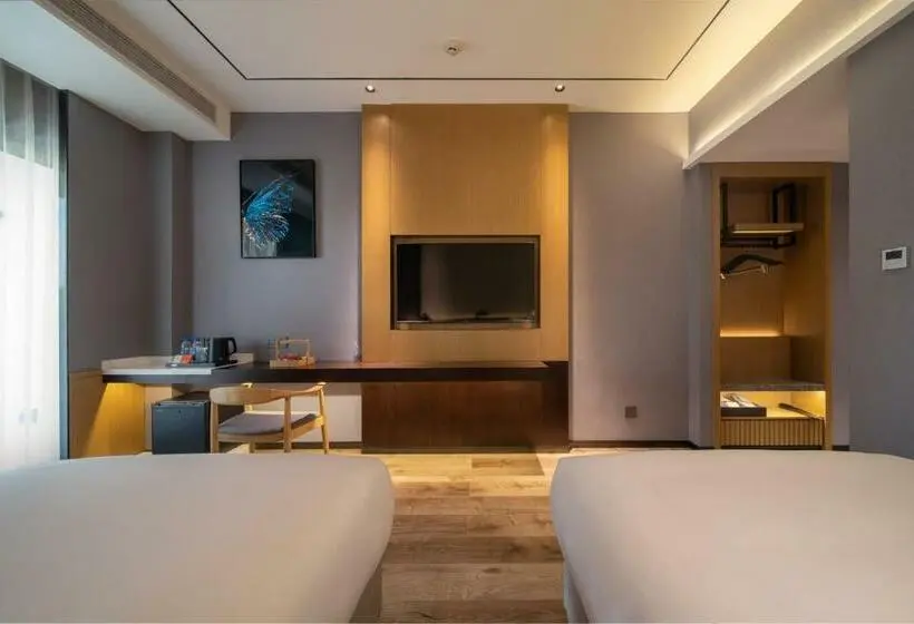 バルコニー付きスタンダードルーム, Ramada Guilin Yangshuo Resort