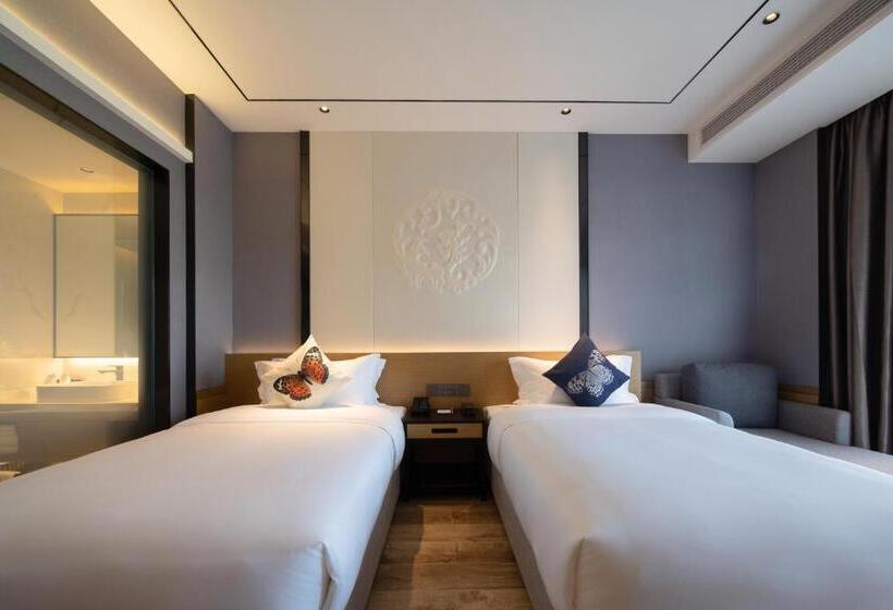 스탠다드 발코니 룸, Ramada Guilin Yangshuo Resort