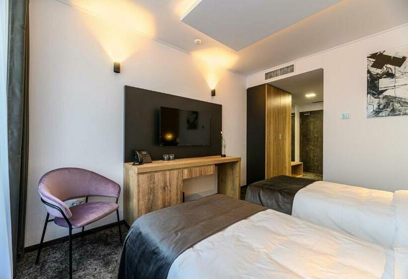 Номер бизнес-класса, B The