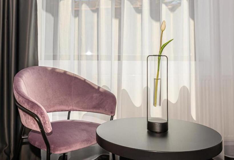 Номер Executive, B The