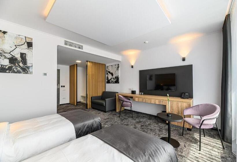 Номер Executive, B The