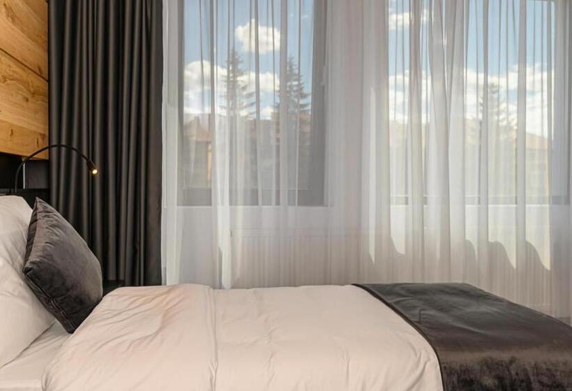 Номер Executive, B The