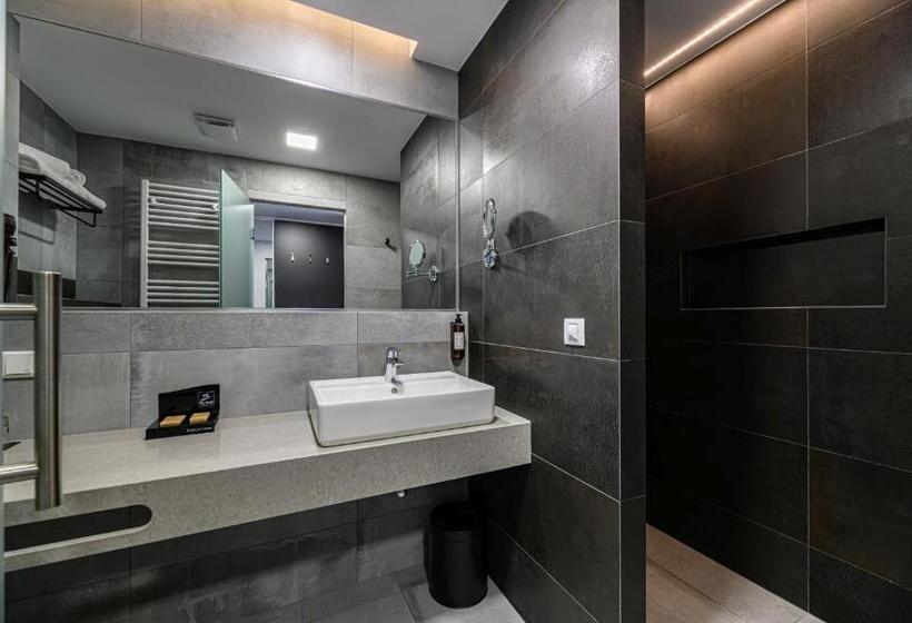 Family Connecting Room, B The