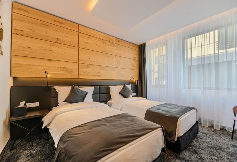 Номер бизнес-класса, B The