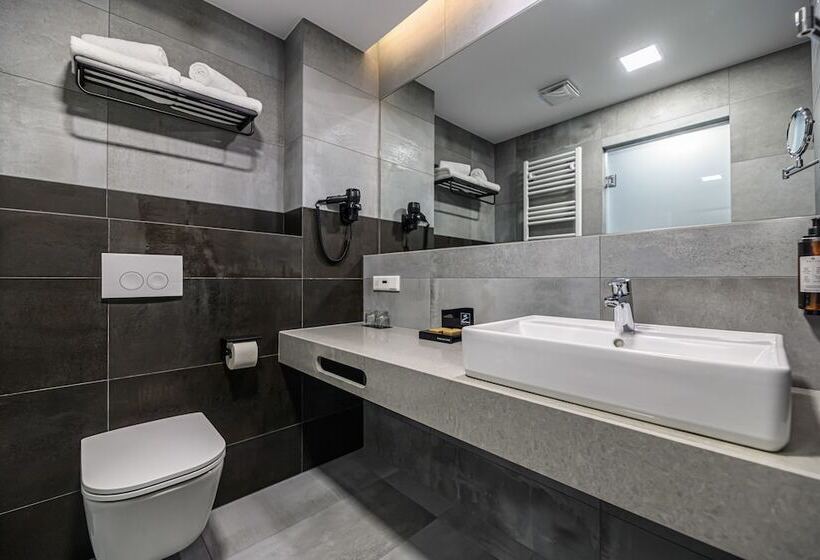 Family Connecting Room, B The