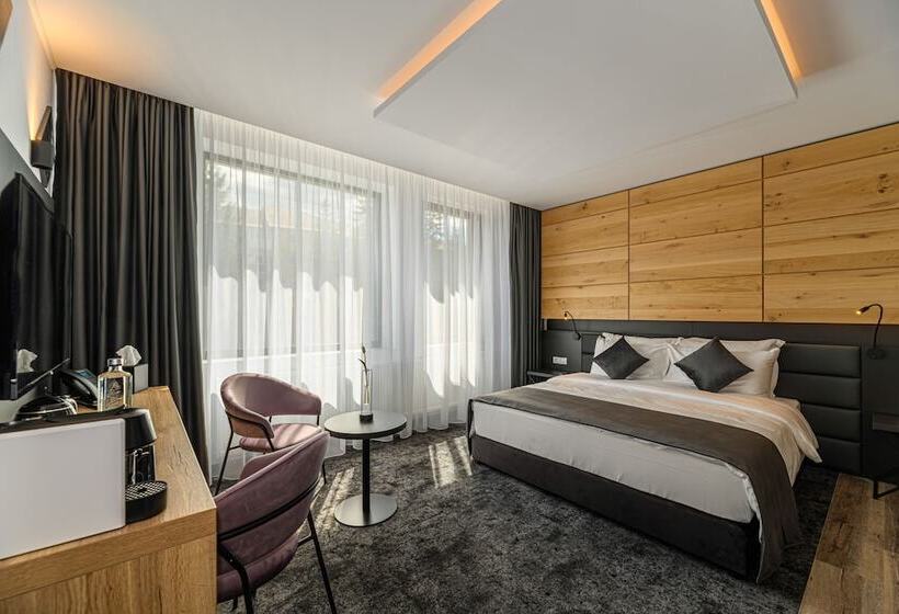 Номер Deluxe, B The