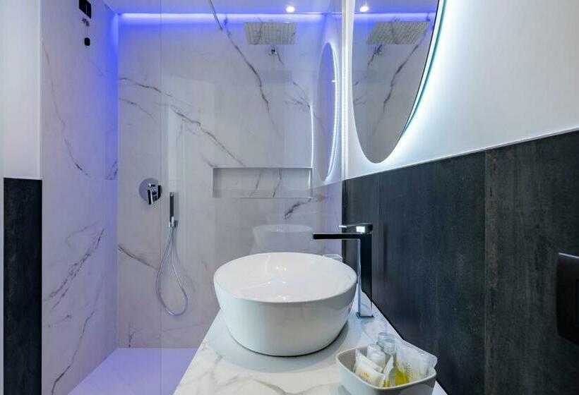 اتاق لوکس با تخت بزرگ, Cara A Bentu   Charming Rooms