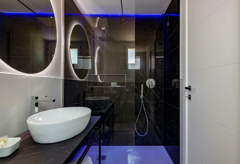 اتاق لوکس با تخت بزرگ, Cara A Bentu   Charming Rooms