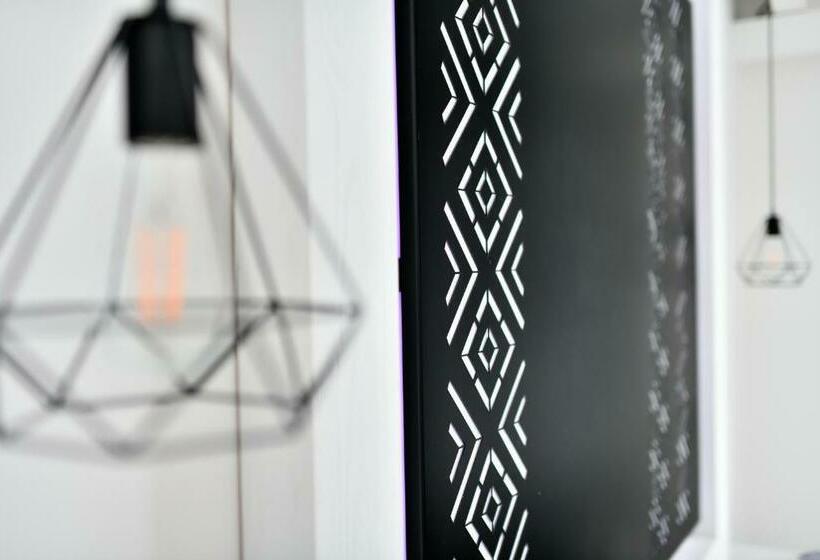 חדר דחוקס עם מיטת קינג, Cara A Bentu   Charming Rooms