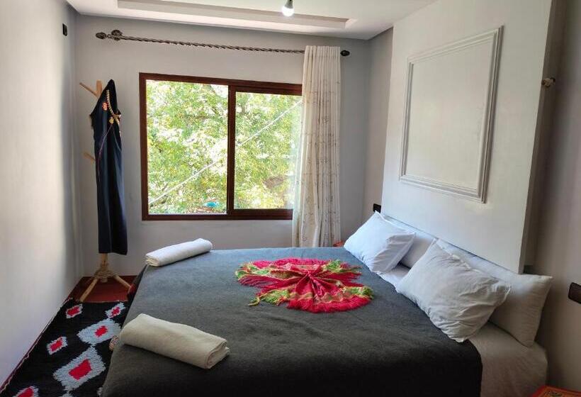 Номер Стандарт, Riad Otos Views