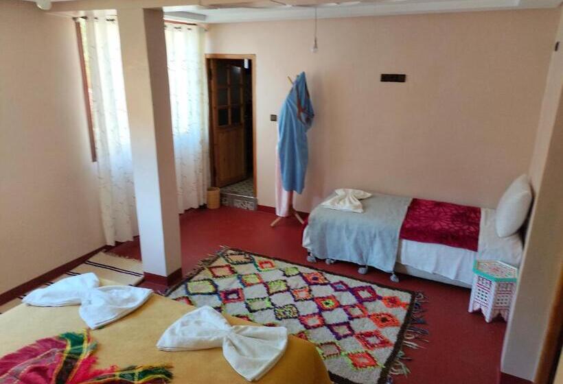 غرفة عائلية مطلّة علي الجبل, Riad Otos Views