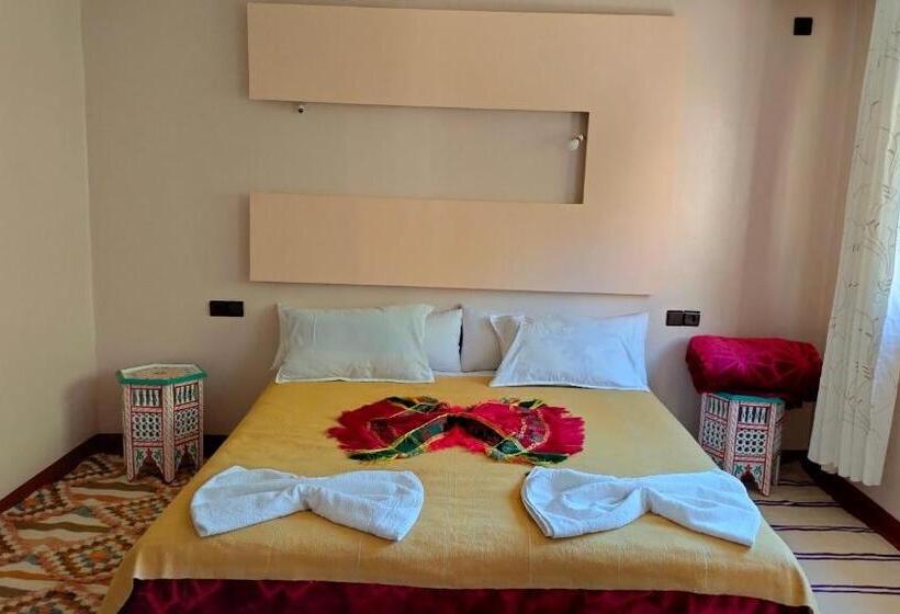 غرفة عائلية مطلّة علي الجبل, Riad Otos Views