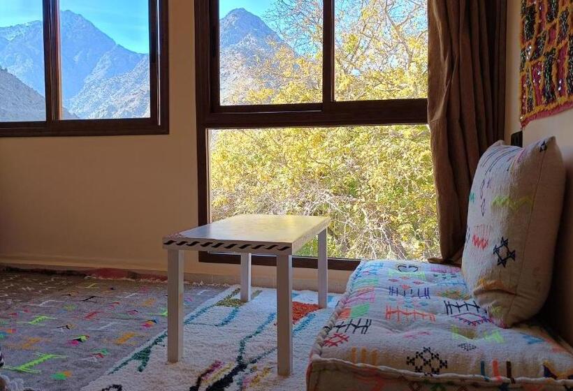 جناح جونيور مطل على الجبل, Riad Otos Views