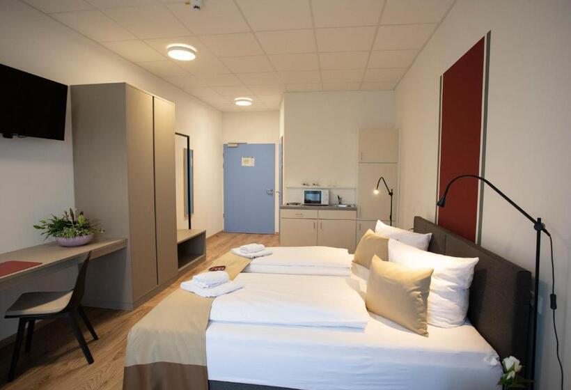 חדר סטנדרט יחיד עם מרפסת, B Home Apart Hotel By Alpha