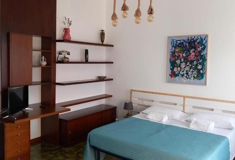 Номер Стандарт с Балконом, My Holidays   Camere Dei Fiori