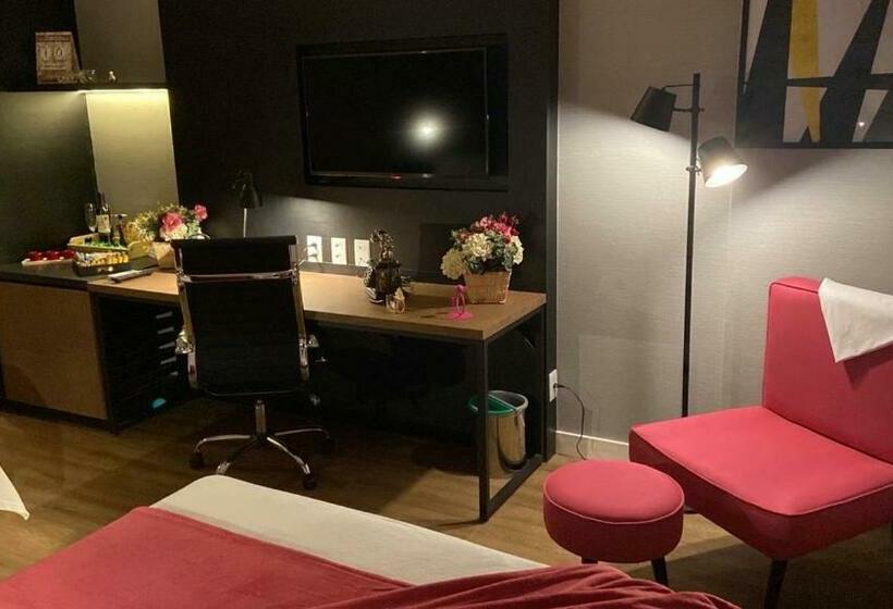 패밀리 스튜디오, Qs Marista   Studio Alessandra Antonelli   Flat 1708