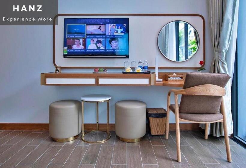 اتاق استاندارد چهارنفره با بالکن, Hanz Seahorse Hotel Phu Quoc