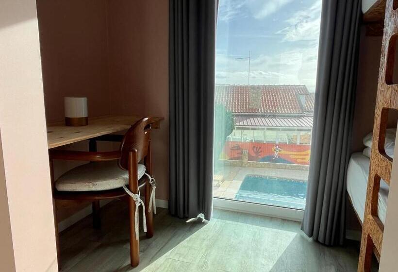 חדר משפחתי, Ericeira Destination