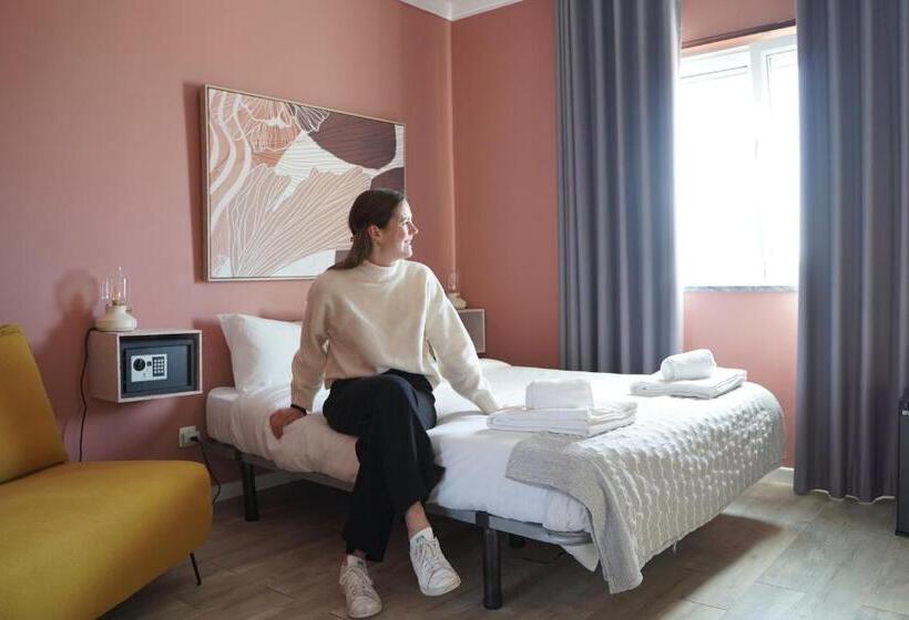 חדר משפחתי, Ericeira Destination