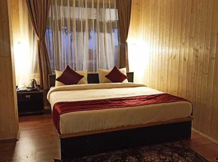 Chambre Deluxe, Rufina Lachung Kunga