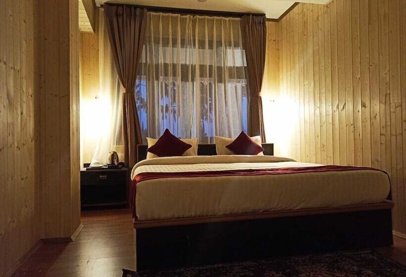 デラックスルーム, Rufina Lachung Kunga