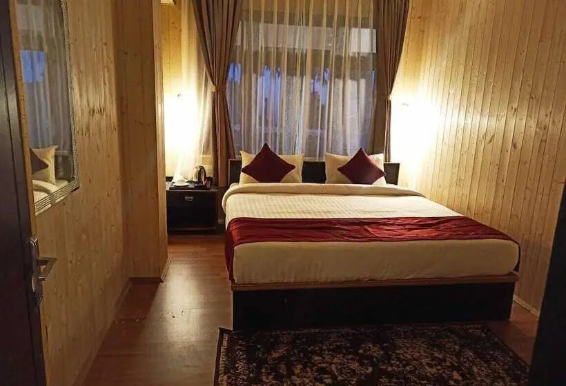 Chambre Deluxe, Rufina Lachung Kunga