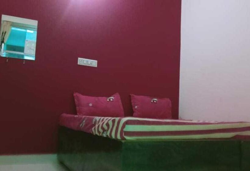 غرفة كلاسيكية ثلاثية, Spot On Hotel G&s Residency