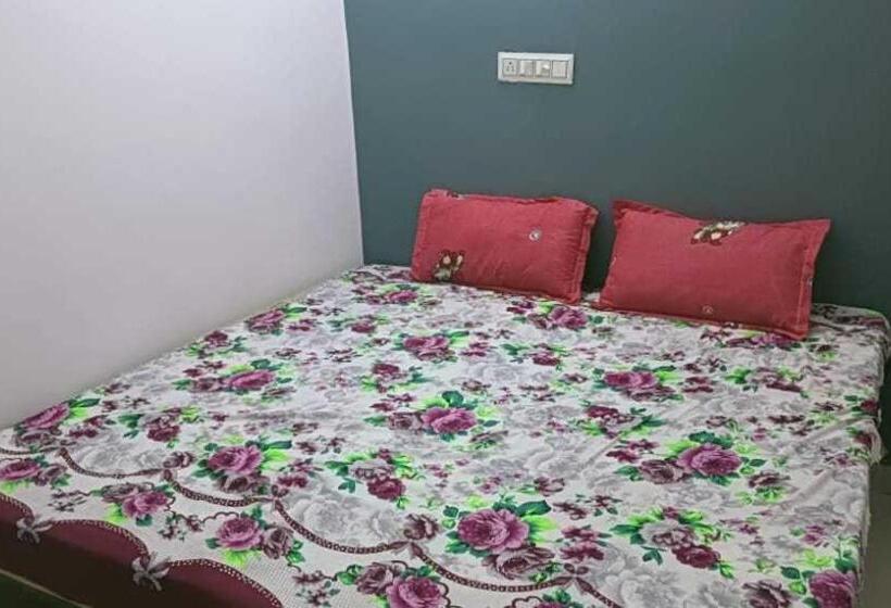 غرفة كلاسيكية ثلاثية, Spot On Hotel G&s Residency