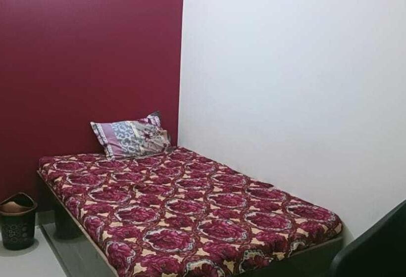 غرفة كلاسيكية ثلاثية, Spot On Hotel G&s Residency