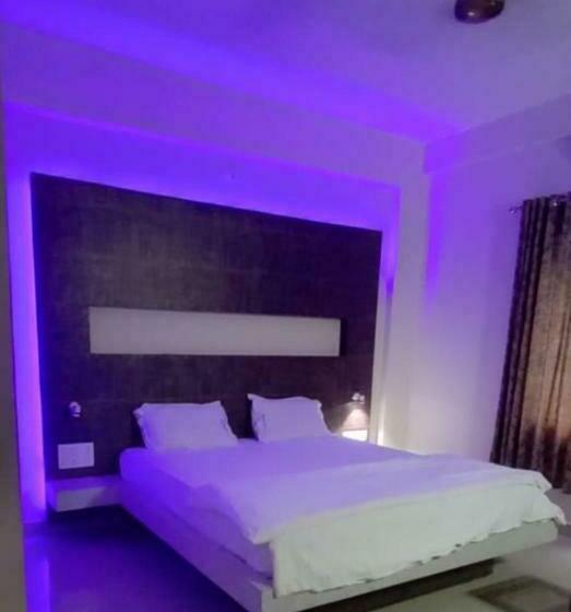 חדר אקונומי, Staymaker Shubhodaya Lodge