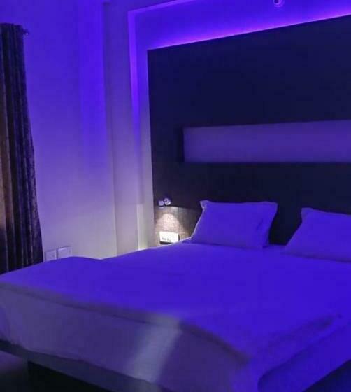 חדר אקונומי, Staymaker Shubhodaya Lodge