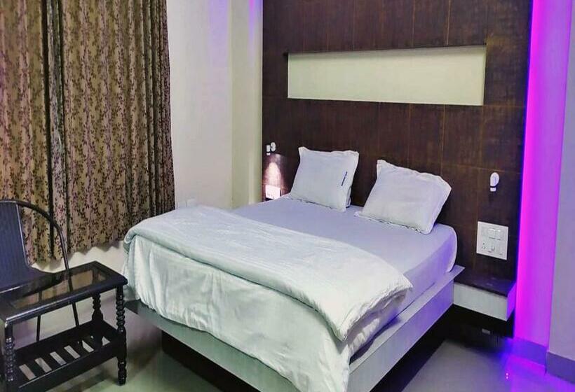 חדר אקונומי, Staymaker Shubhodaya Lodge