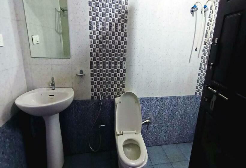 חדר אקונומי, Staymaker Shubhodaya Lodge