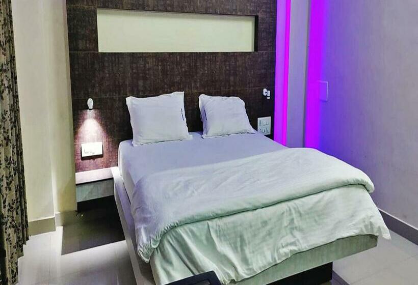 חדר אקונומי, Staymaker Shubhodaya Lodge