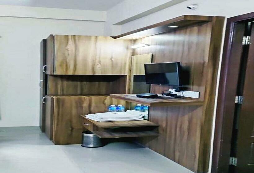 חדר אקונומי, Staymaker Shubhodaya Lodge