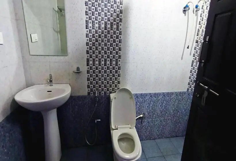 デラックスルーム, Staymaker Shubhodaya Lodge