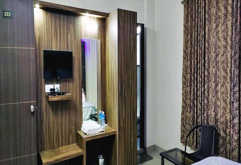Номер Deluxe, Staymaker Shubhodaya Lodge