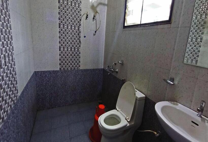 חדר דלוקס, Staymaker Shubhodaya Lodge