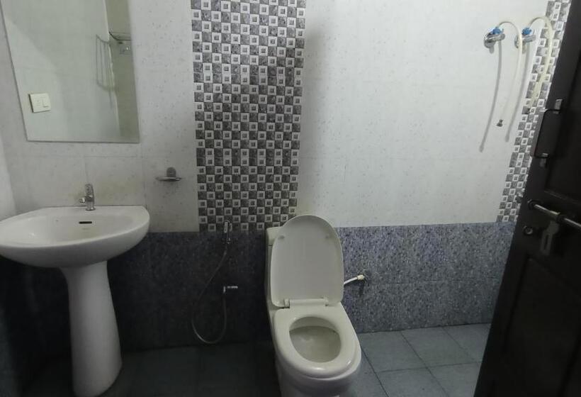 Номер Deluxe, Staymaker Shubhodaya Lodge