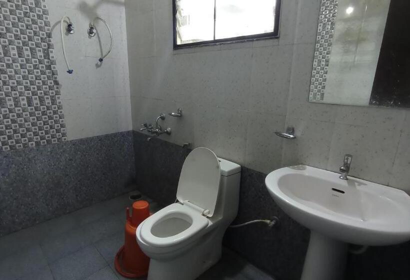 Номер Deluxe, Staymaker Shubhodaya Lodge
