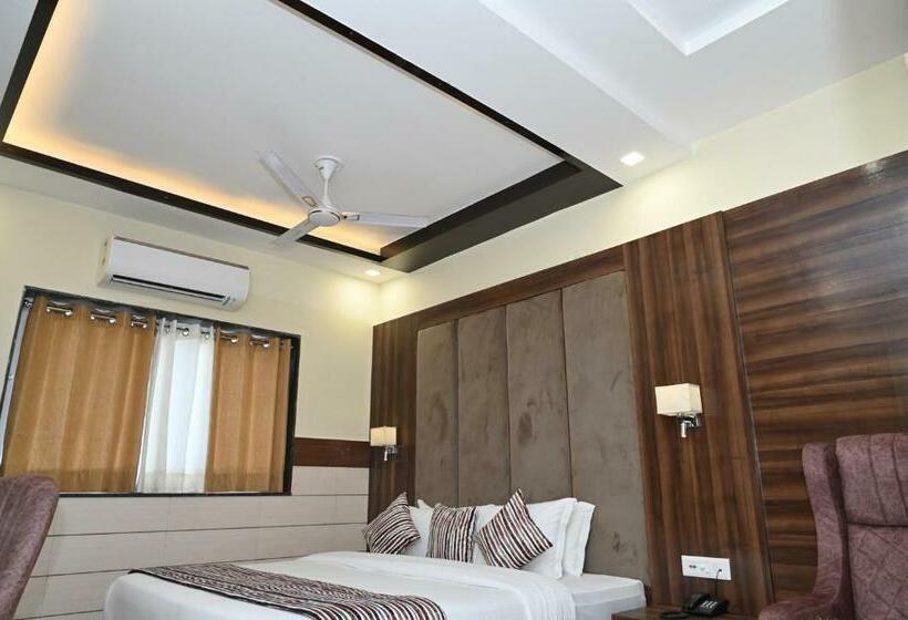 غرفة ديلوكس, Vasdaa Grand, Dehradun   Airport