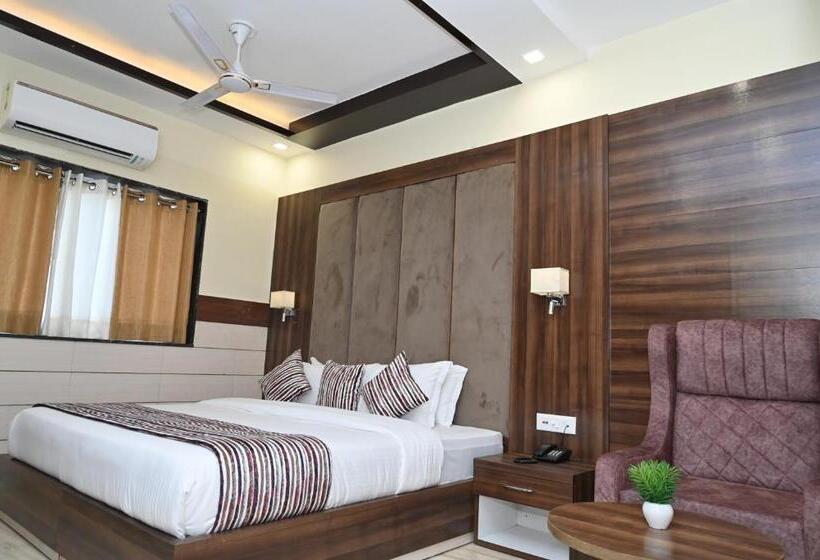 غرفة ديلوكس, Vasdaa Grand, Dehradun   Airport