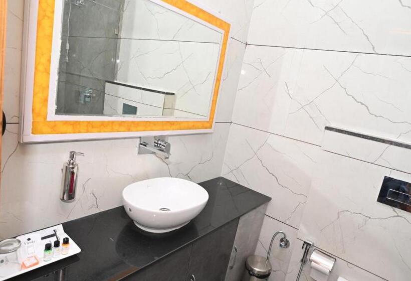 جناح عائلي, Vasdaa Grand, Dehradun   Airport