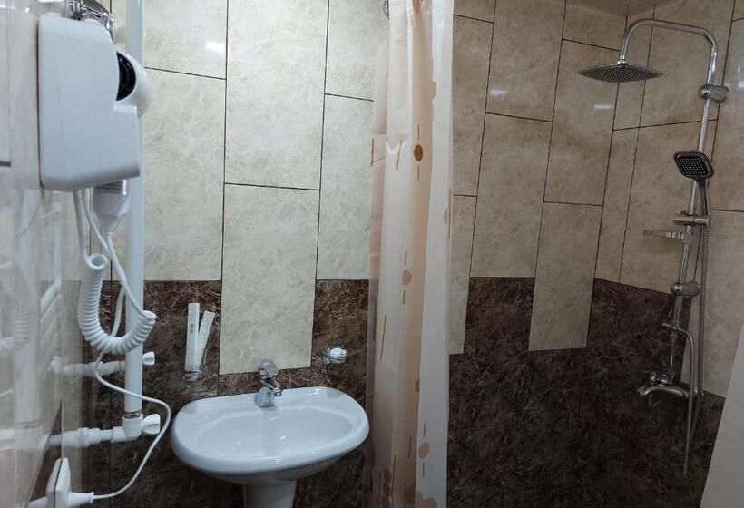 غرفة قياسية مزوَّدة بتراس, Van Guesthouse