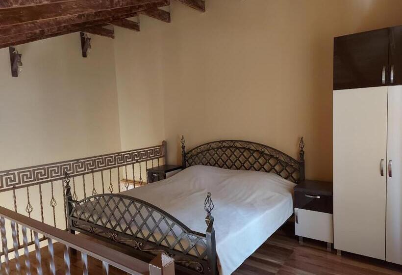 Номер Стандарт с Террасой, Van Guesthouse