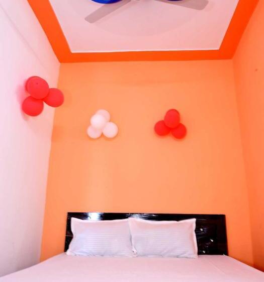 Трехместный Номер Классика, Spot On 91771  Heaven Inn